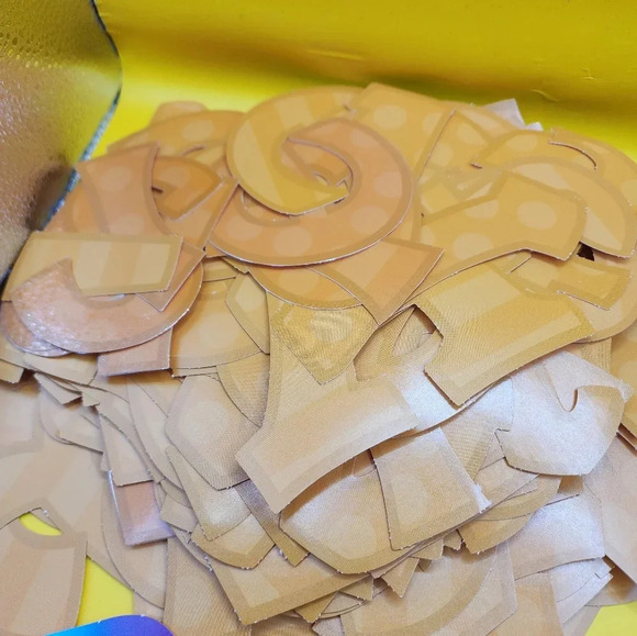 Hundreds of Punch Out Coated Letters Numbers Lot Children Learning School - Picture 2 of 4